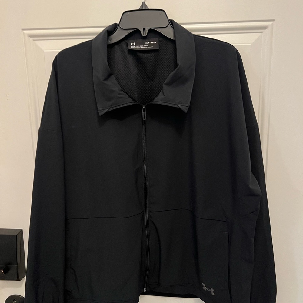 Under Armour Women’s Black Windbreaker